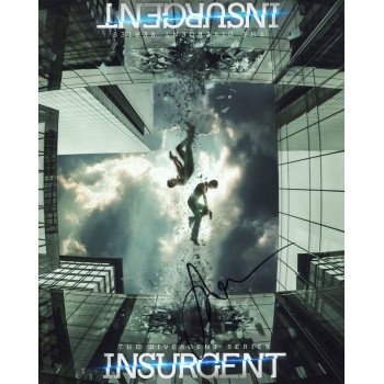 Shailene Woodley AUTOGRAPH Insurgent SIGNED IN PERSON 10x8 Photo