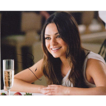 Mila Kunis AUTOGRAPH Ted SIGNED IN PERSON 10x8 photo